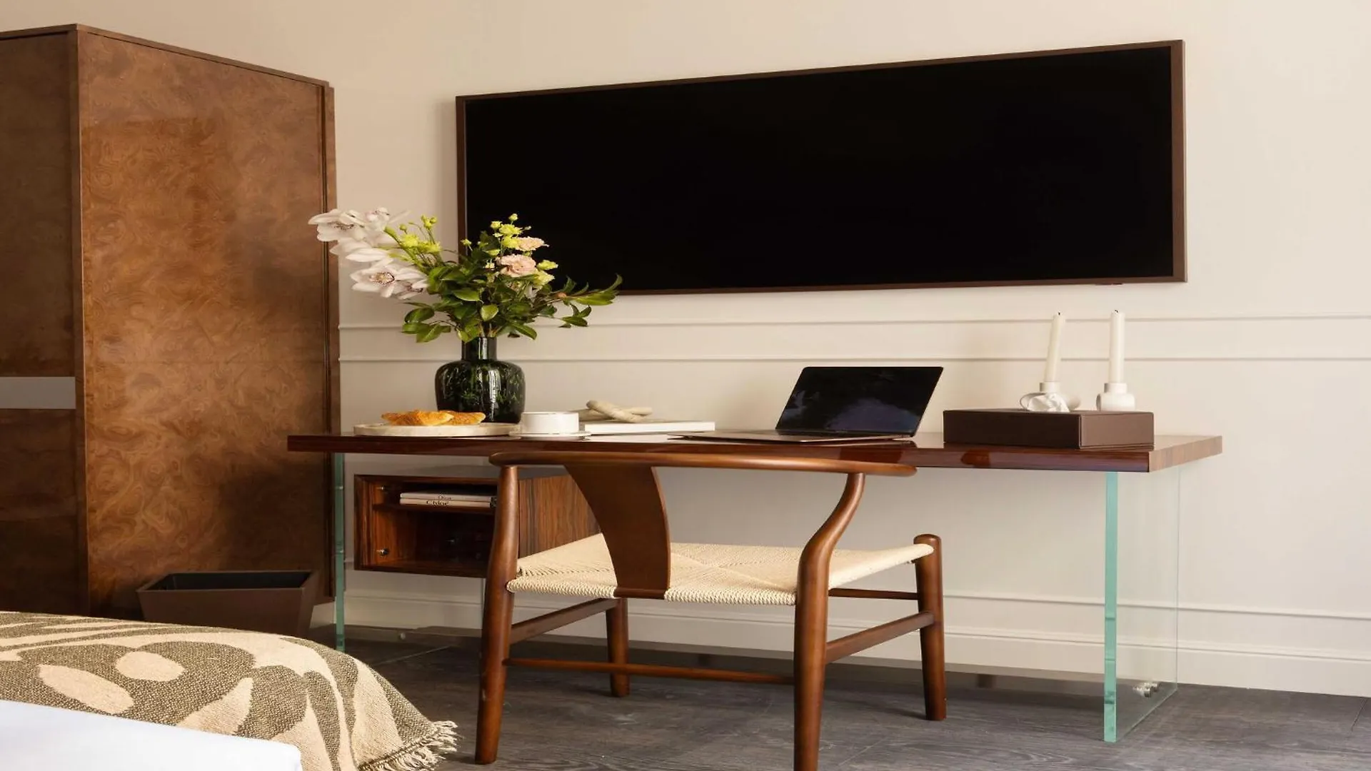 Bourgogne Hostel - Room 22- 2P - Invalides Paris Apartment